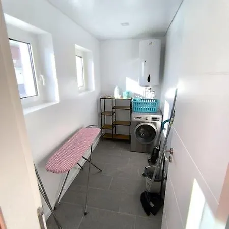 Full Nathur Ii Apartament *